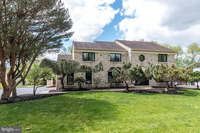 /international/us/1608-brittany-drive-ambler-pa-110107480639/