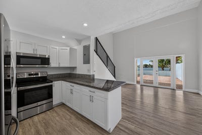 /international/us/1819-w-68th-street-hialeah-fl-110107849001/