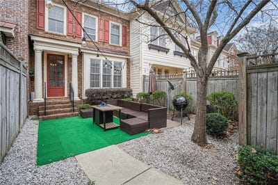 /international/us/6084-holly-park-lane-se-mableton-ga-110103890361/