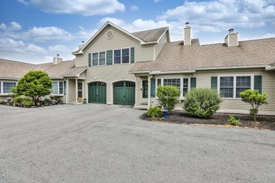 /international/us/72-mountain-village-road-windham-nh-110108944895/