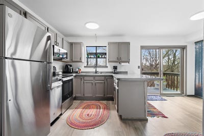 /international/us/410-unit-b-clarke-drive-dubuque-ia-110107280206/