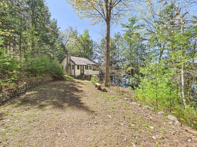 /international/us/587-scenic-drive-e-manchester-me-110108119319/