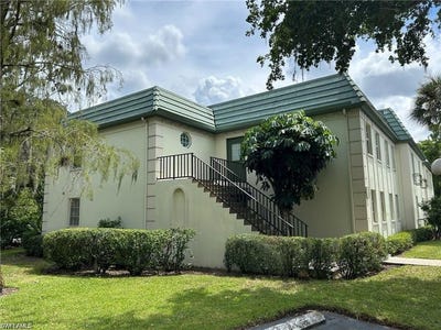 /international/us/104-bob-o-link-way-naples-fl-110108588550/