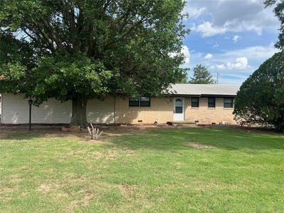 /international/us/908-e-benton-petrolia-tx-110100943298/