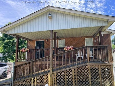 /international/us/5908-starling-drive-charleston-wv-110108851956/