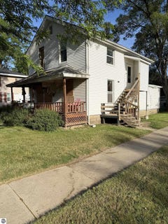 /international/us/230-ely-street-alma-mi-110108629672/
