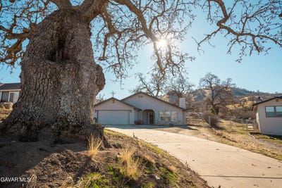 /international/us/17651-dike-court-tehachapi-ca-110101127632/