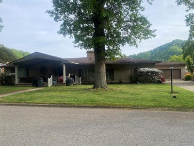 /international/us/4-sunset-blvd-williamson-wv-110107481819/