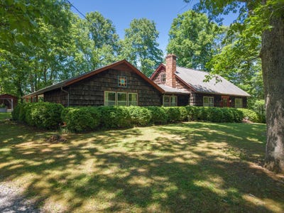 /international/us/1115-robin-ridge-rd-rocky-mount-va-110108585481/