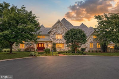 /international/us/7-white-oak-circle-lemoyne-pa-110120618518/