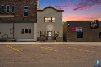 /international/us/524-n-main-ave-garretson-sd-110108347897/