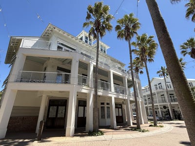 /international/us/105-carillon-market-street-panama-city-beach-fl-110108070102/