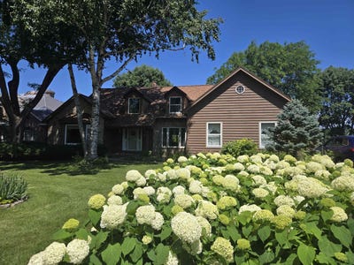 /international/us/2015-hickory-lane-oshkosh-wi-110098486495/?lang=id