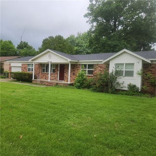 /international/us/8106-holly-avenue-fort-smith-ar-110107573908/