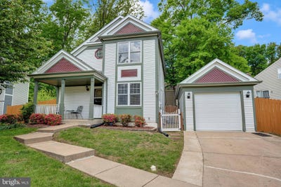/international/us/15262-larkspur-lane-dumfries-va-110108383137/
