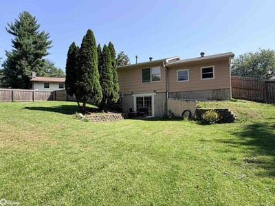/international/us/1604-southview-circle-fairfield-ia-110109913259/