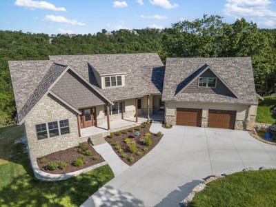 /international/us/653-forest-lake-drive-branson-west-mo-110100381493/