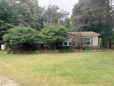 /international/us/1425-morrison-road-rose-city-mi-110110254322/