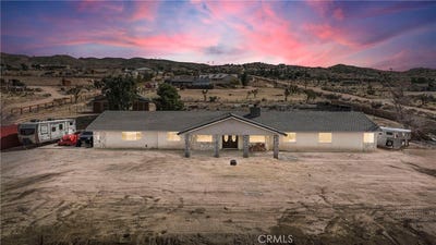 /international/us/25733-roundup-way-apple-valley-ca-110097971762/