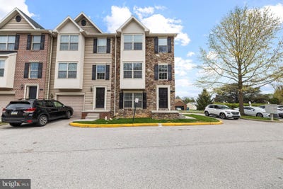 /international/us/22-shady-tree-court-york-pa-110108024961/