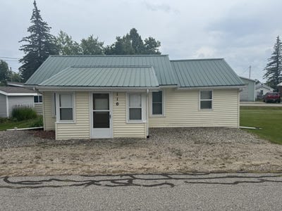 /international/us/110-walter-street-houghton-lake-mi-110109956639/