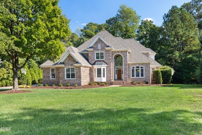 /international/us/211-devonhall-lane-cary-nc-110120719325/