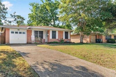 /international/us/209-helena-street-bryan-tx-110106603094/