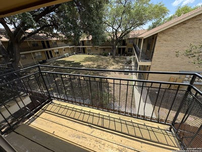 /international/us/923-vance-jackson-san-antonio-tx-110101856898/