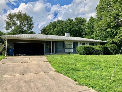 /international/us/1327-long-street-dixon-il-110109032664/
