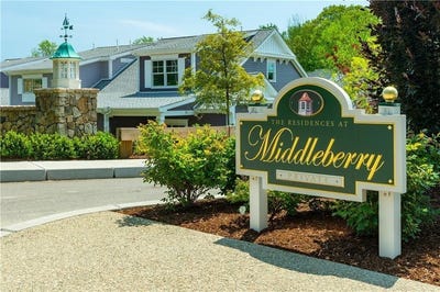 /international/us/47-travelers-court-east-greenwich-ri-110108109425/