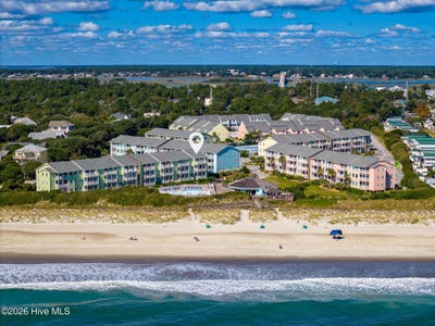/international/us/9201-coast-guard-road-emerald-isle-nc-110108664706/