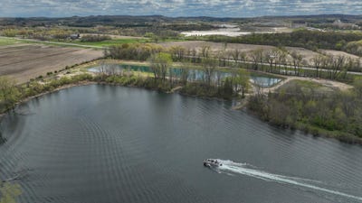 /international/us/us-hwy-12-tomah-wi-110107798908/
