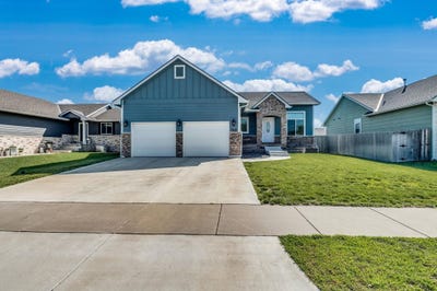/international/us/712-n-redbud-ave-valley-center-ks-110100532509/