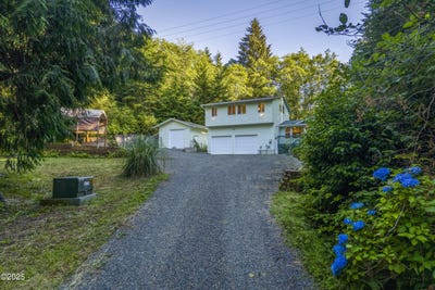 /international/us/594-ne-newport-heights-drive-newport-or-110098447339/