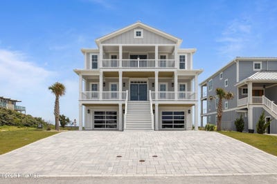 /international/us/105-roosevelt-drive-pine-knoll-shores-nc-110100304766/