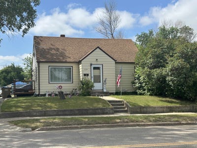 /international/us/224-se-11th-ave-minot-nd-110100722380/