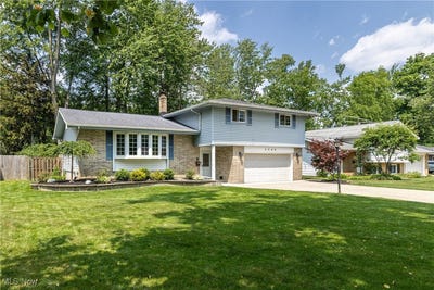 /international/us/5046-devon-drive-north-olmsted-oh-110099981510/