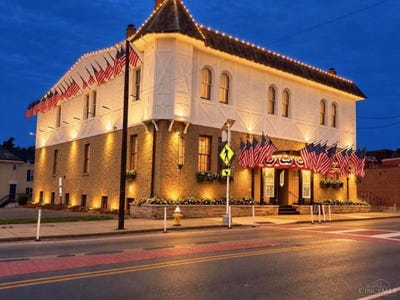 /international/us/3425-harrison-avenue-cheviot-oh-110120627582/