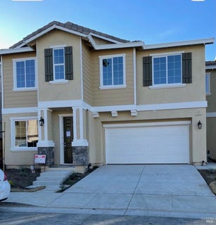 /international/us/2001-tamayo-way-fairfield-ca-110108359853/