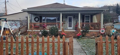 /international/us/105-miller-ave-hinton-wv-110104929732/