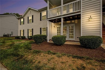 /international/us/7137-w-friendly-avenue-greensboro-nc-110108909752/