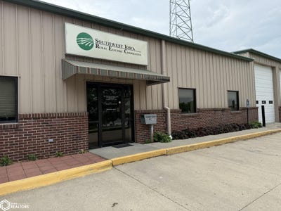 /international/us/1801-grove-avenue-corning-ia-110100074451/?lang=en