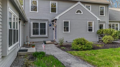 /international/us/22-ashbourne-court-south-portland-me-110108173531/