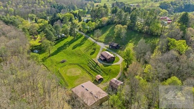 /international/us/244-evans-place-princeton-wv-110107605635/