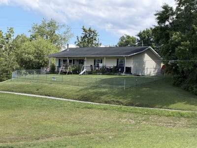 /international/us/72-hillcrest-place-belington-wv-110108852460/