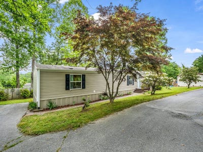 /international/us/24-outer-park-lane-hendersonville-nc-110107963915/