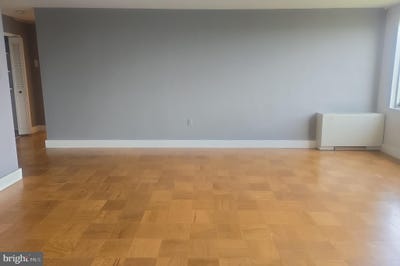 /international/us/10201-grosvenor-place-rockville-md-110101271515/?lang=it