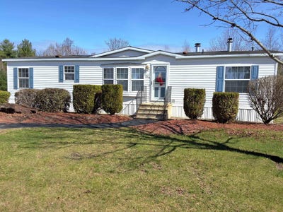 /international/us/62-seneca-street-rochester-nh-110108534117/