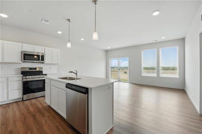 /international/us/12411-s-acacia-drive-lee-s-summit-mo-110105939250/