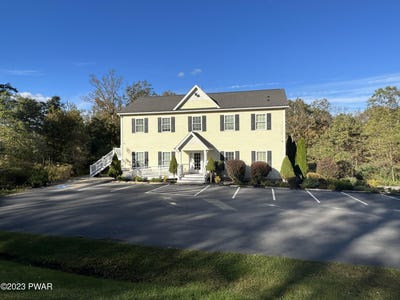 /international/us/2415-route-6-hawley-pa-110105333662/